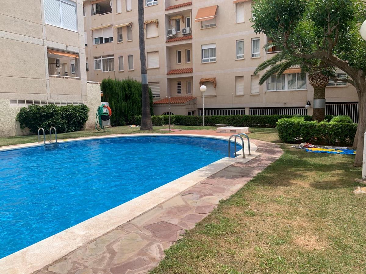 شقة Piso Vacacional Con Piscina En بينيكاسّين المظهر الخارجي الصورة